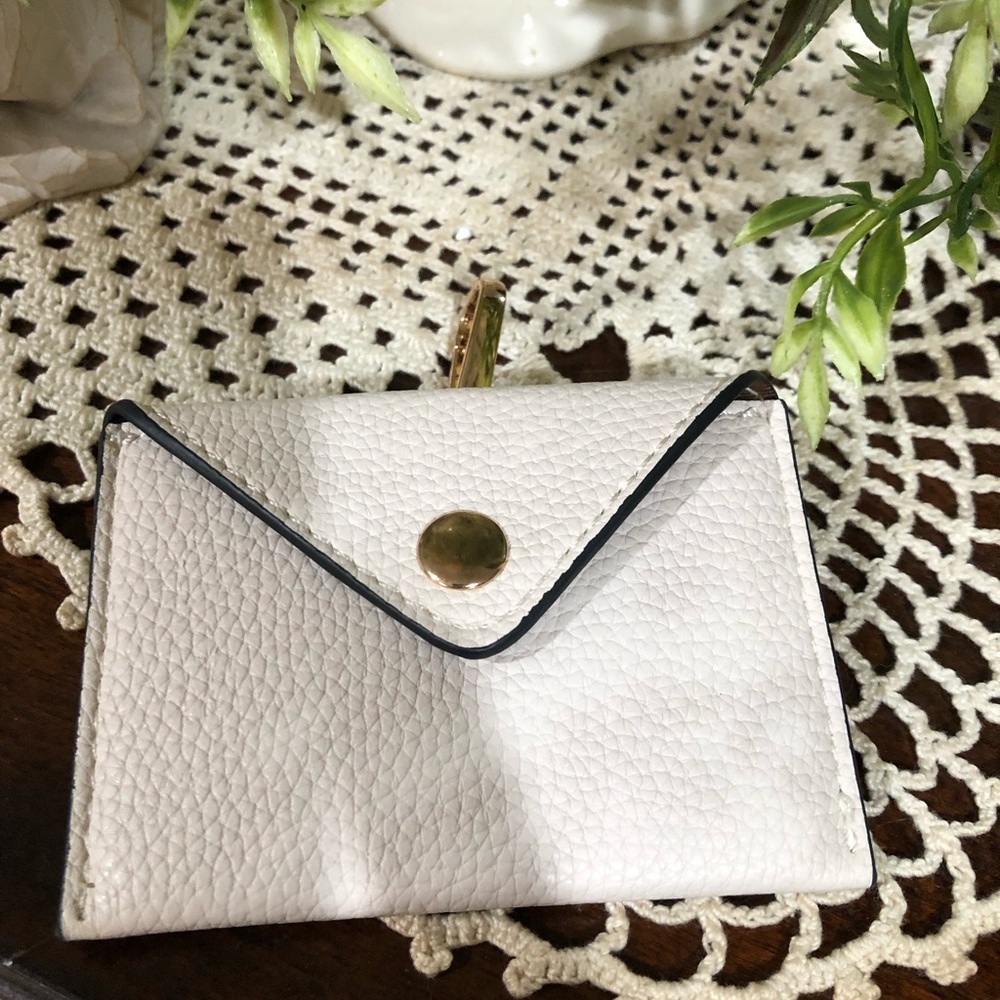 Wrangler White Leather Wallet with Gold Button